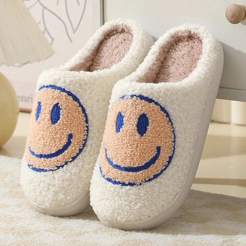 Rutschfeste Hausschuhe mit Smiley-Gesicht in Übergröße – Bild 7