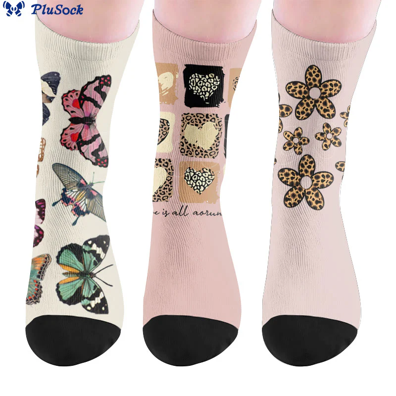 Socken mit Schmetterlingsherz und Leopardenmuster