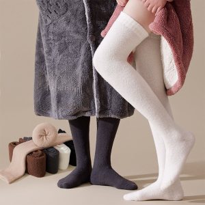 Übergroße, einfarbige Oberschenkelstrümpfe (2 Paar)